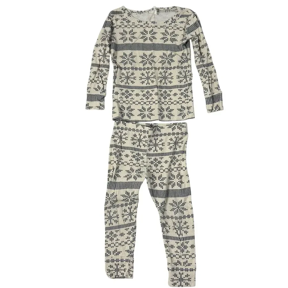 Kate Quinn Long Sleeve PJ Set Black Nordic Snowflakes Size 2T Organic Cotton